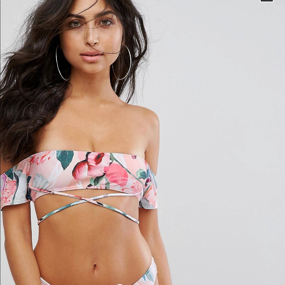 NEVER WORN Missguided Bloom Print Bikini Top M